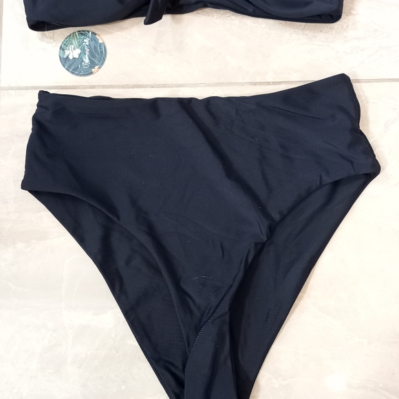 Blooming jelly black swim set size medium - Picture 2 of 8